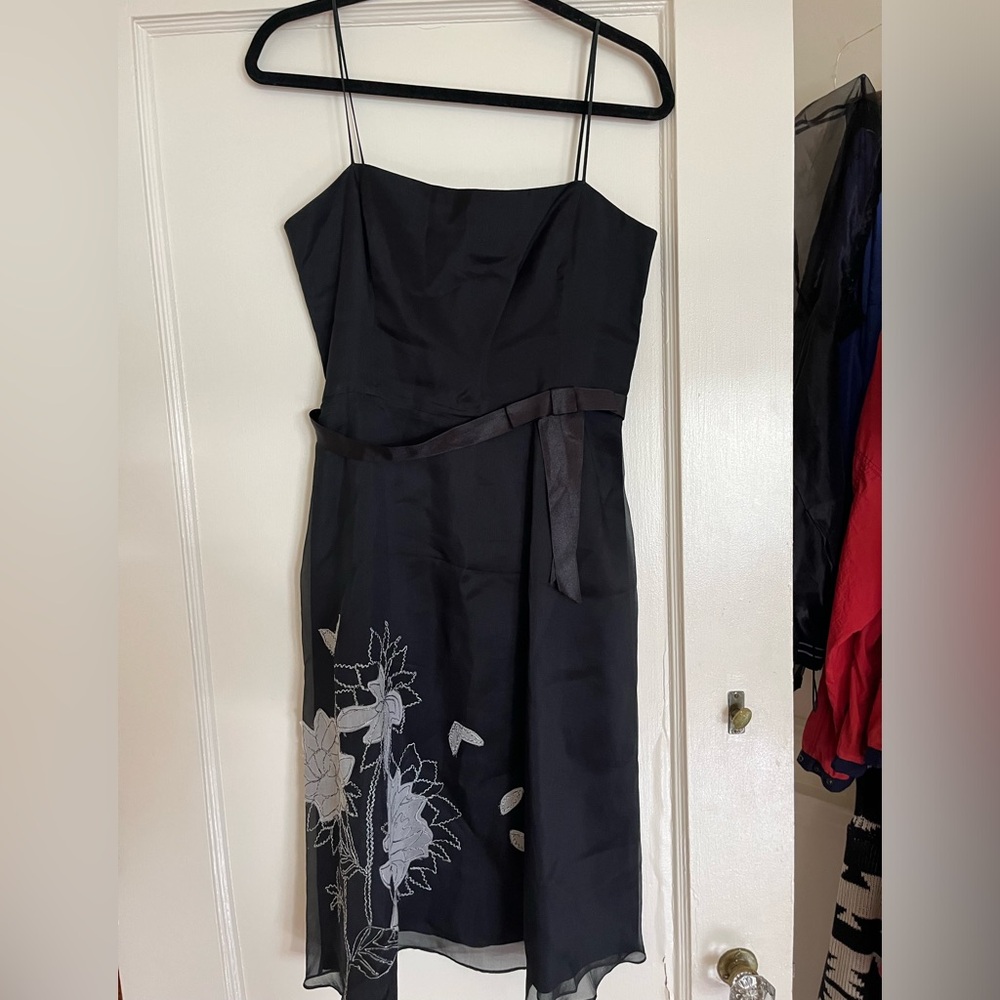 Vintage LAUNDRY by Shelli Segal 100% Silk Midi Dress with Floral Detailing